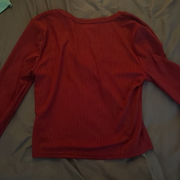 Red long sleeve top/crop top - Picture 3 of 3